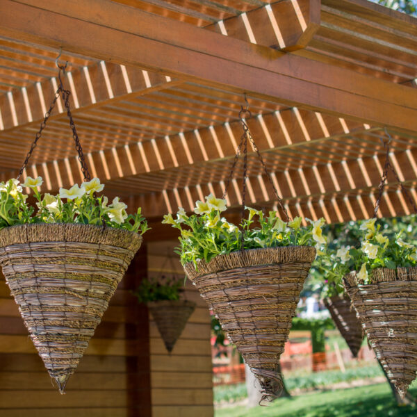 Pergola intelligente : personnalisez votre confort en fonction des saisons